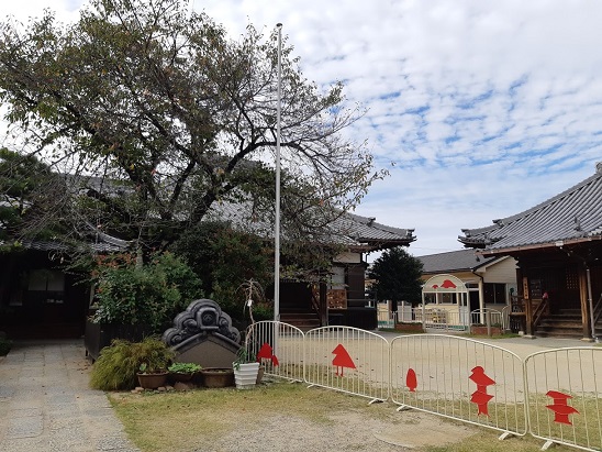 海上寺の境内