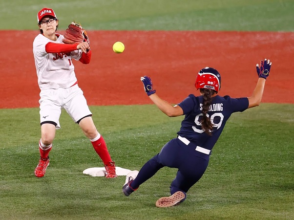 「奇跡のダブルプレー」渥美万奈選手の準備力